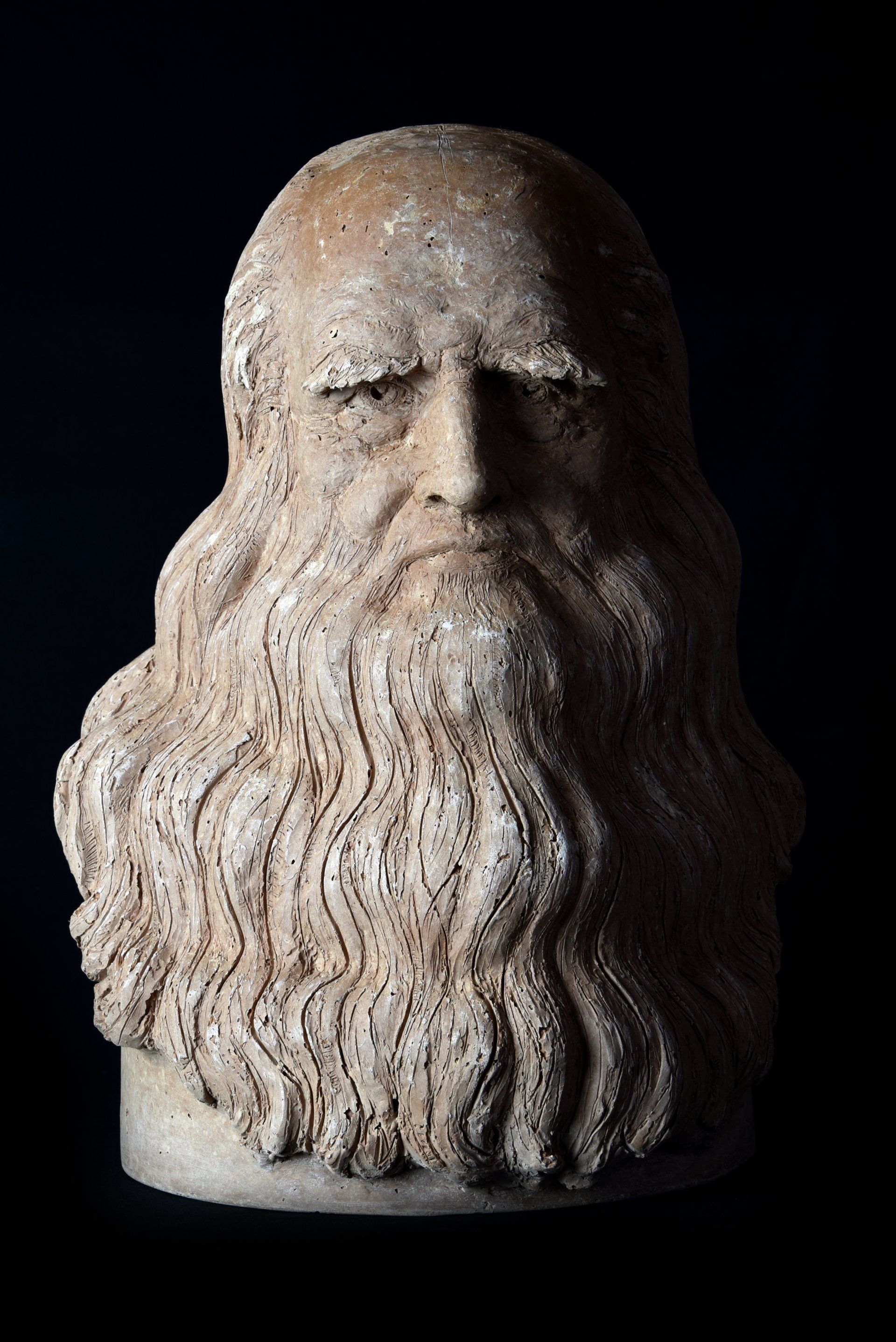 Leonardo Da Vinci, scultura di Eleonora Francioni e Antonio Mastromarino, scultori a Pietrasanta. Arte sostenibile