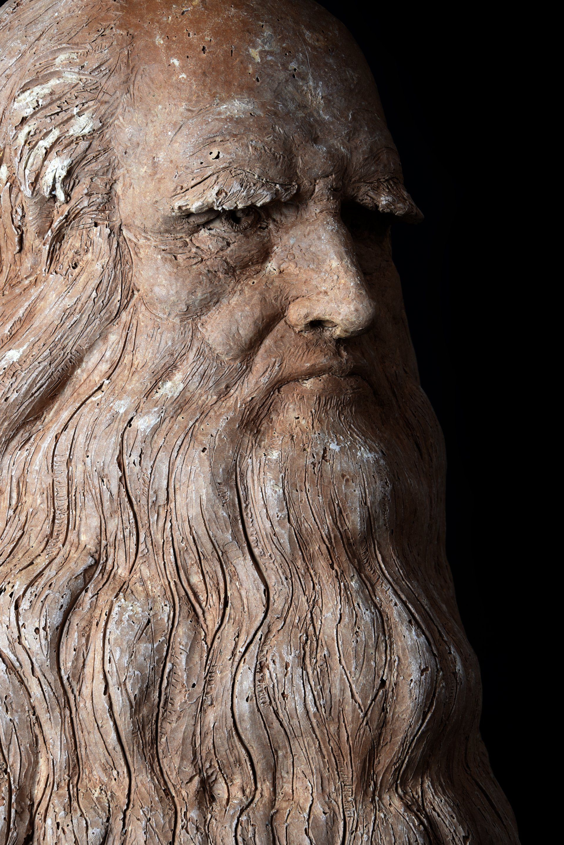 Leonardo Da Vinci, scultura di Eleonora Francioni e Antonio Mastromarino, scultori a Pietrasanta. Arte sostenibile