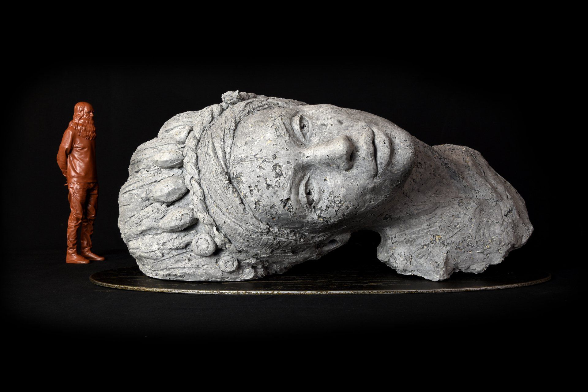 La Concipiente, scultura di Eleonora Francioni Antonio Mastromarino, scultori a Pietrasanta