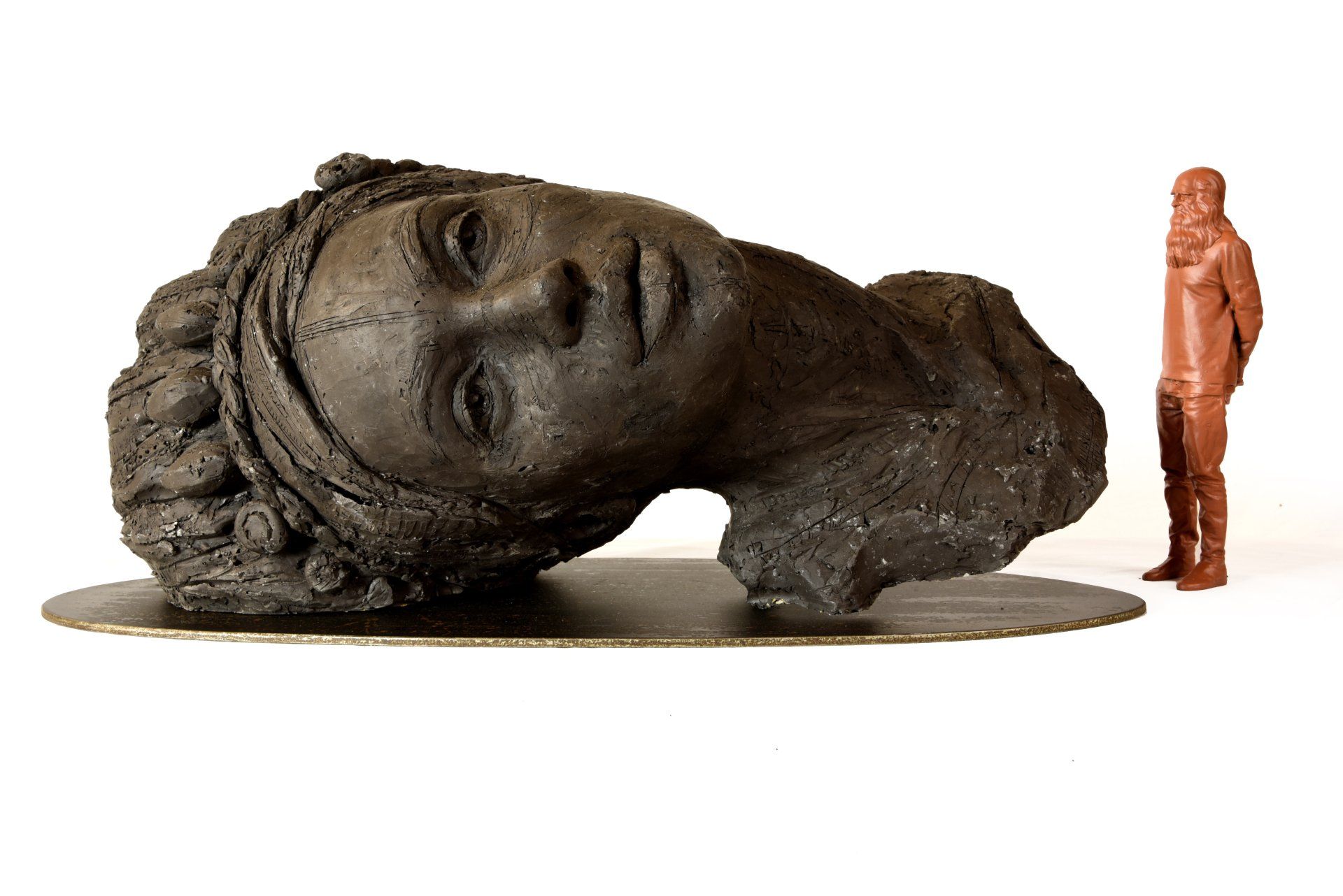 La Concipiente, scultura di Eleonora Francioni Antonio Mastromarino, scultori a Pietrasanta