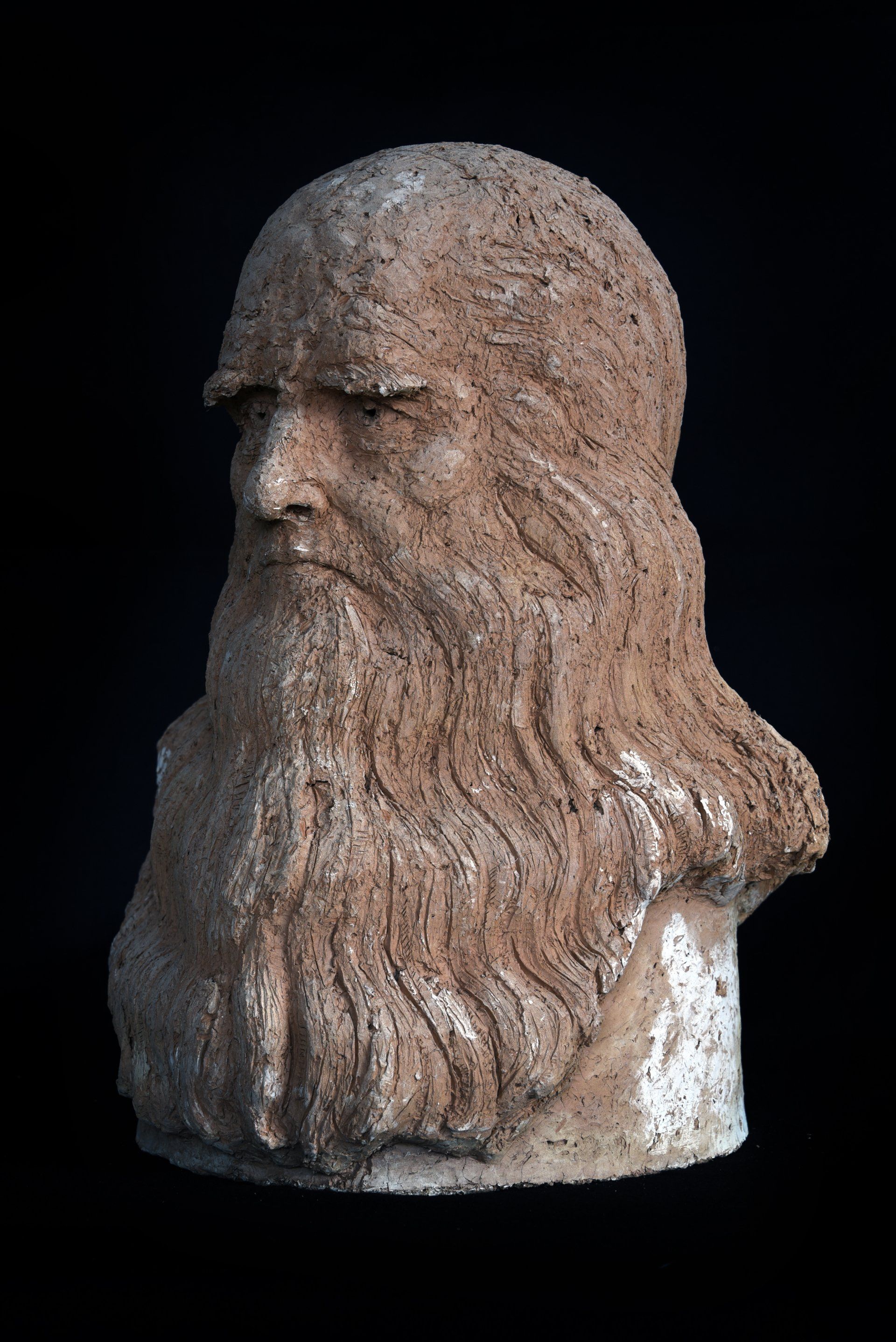 Leonardo Da Vinci, scultura di Eleonora Francioni e Antonio Mastromarino, scultori a Pietrasanta. Arte sostenibile