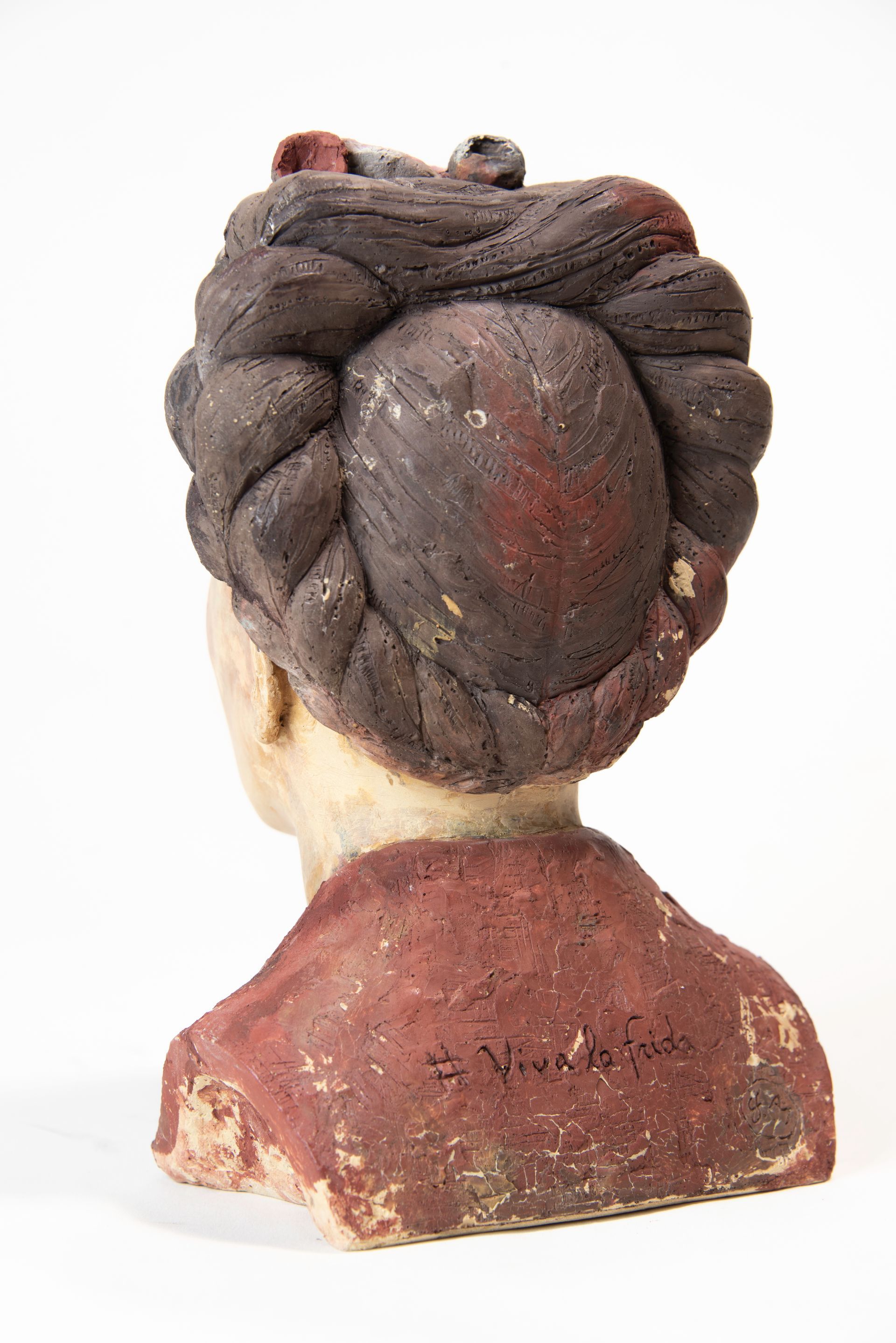 Viva la Frida, scultura dedicata a Frida Kahlo di Eleonora Francioni e Antonio mastromarino, scultori a Pietrasanta