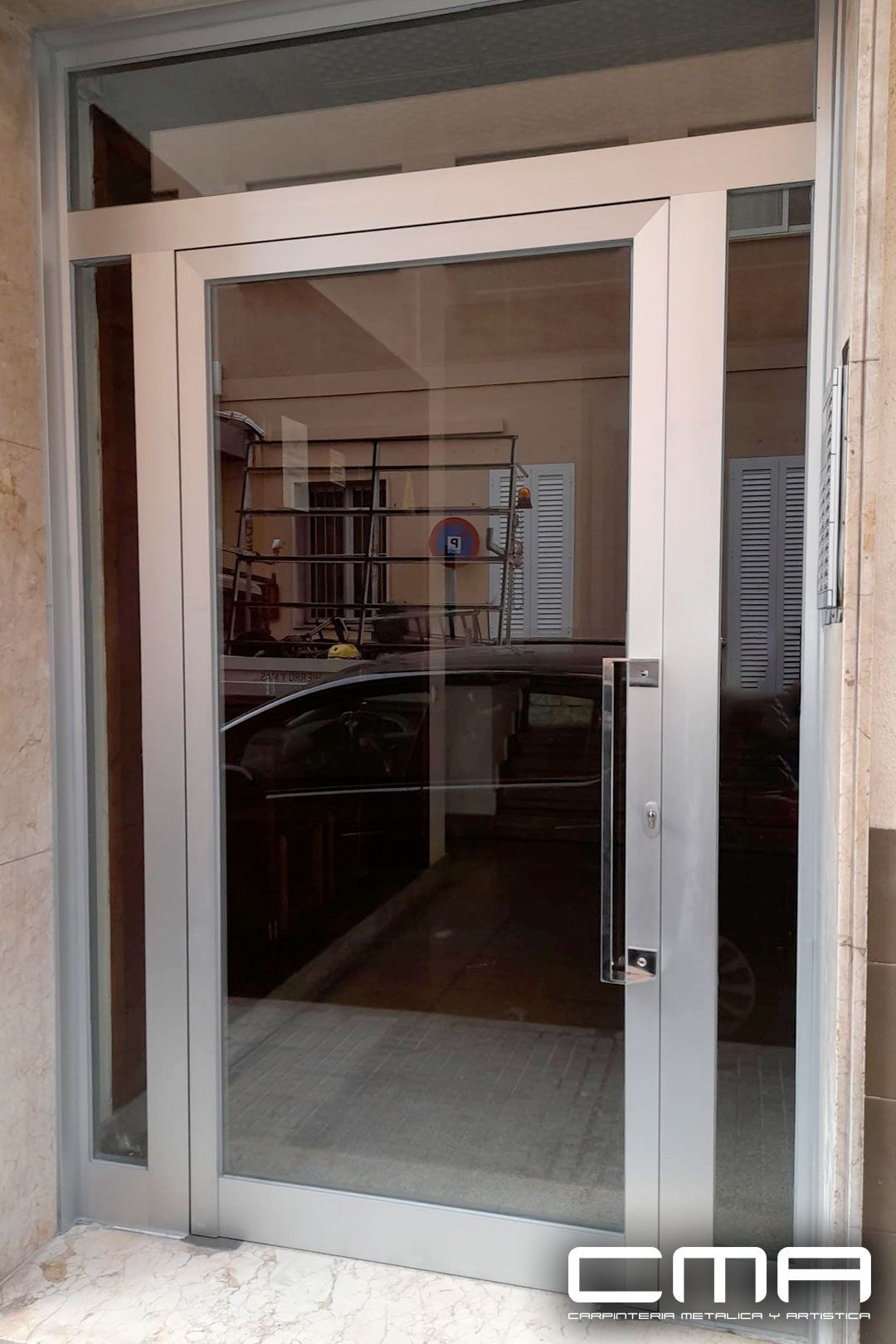 Instalación puerta de entrada en comunidad de propietarios en Palma de Mallorca por CMA Balear Instalación de puerta de entrada en comunidad de propietarios Palma de Mallorca por CMA Balear