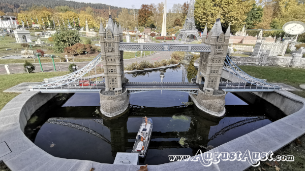 Tower Bridge, London. Foto August Aust Tower Bridge, London. Foto August Aust