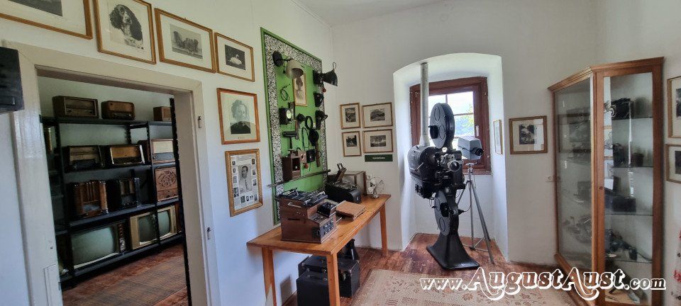 Filmvorführgerät. 1 Kärntner Handwerksmuseums. Foto: August Aust Filmvorführgerät. 1 Kärntner Handwerksmuseums. Foto: August Aust