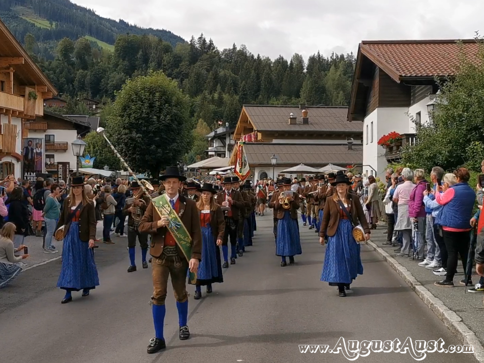 Trachtenmusikkapelle Maria Almt. Foto August Aust Trachtenmusikkapelle Maria Alm. Foto August Aust