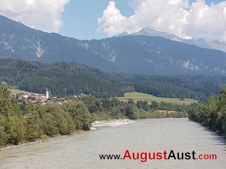 Inn und Baumkirchen in Tirol. Foto: August Aust