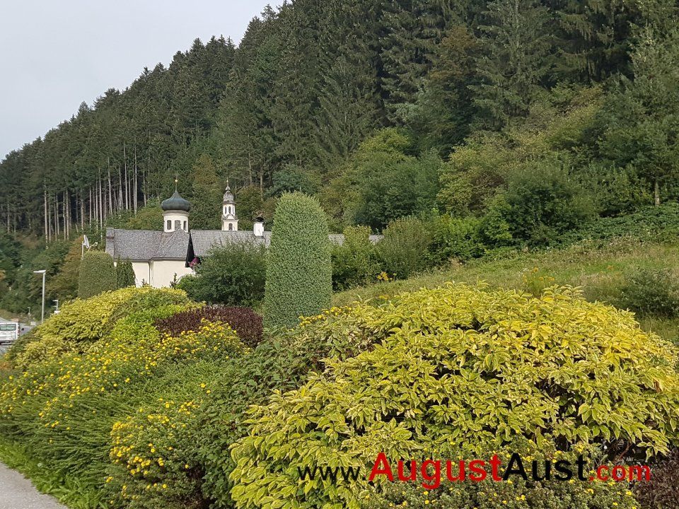 Die Kreuzkirche in Pill. Foto August Aust