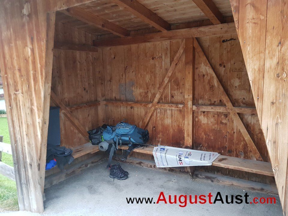 Die Autobushaltestelle in Hainzenberg. Foto: August Aust