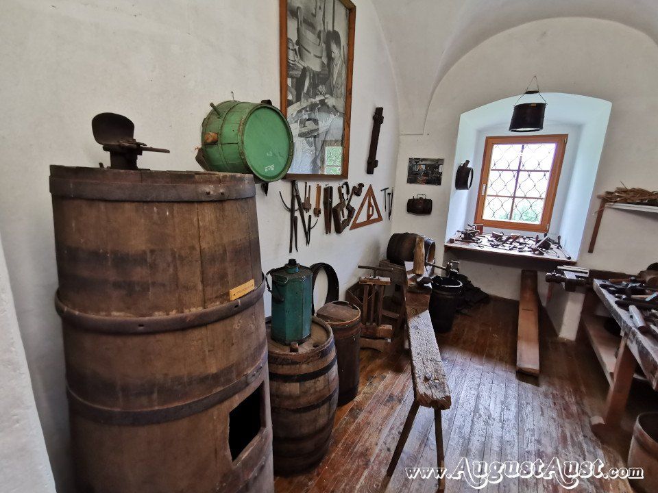 Die Fassbinderwerkstätte im 1. Kärntner Handwerksmuseums. Foto: August Aust Die Fassbinderwerkstätte im 1. Kärntner Handwerksmuseums. Foto: August Aust