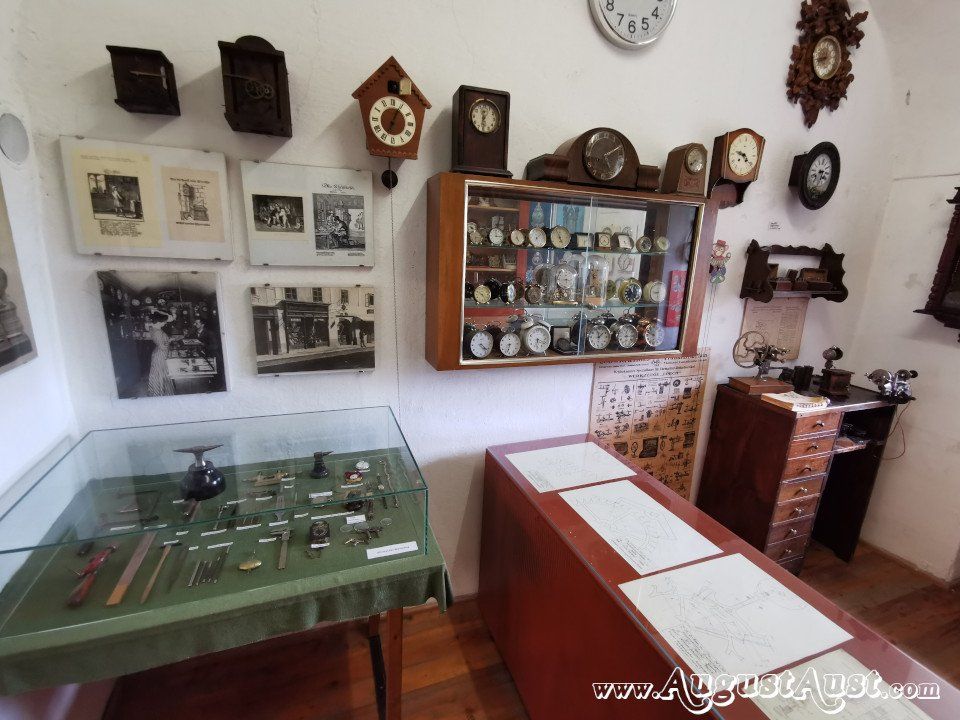Die Uhrmacherwerkstätte. 1 Kärntner Handwerksmuseums. Foto: August Aust Die Uhrmacherwerkstätte. 1 Kärntner Handwerksmuseums. Foto: August Aust