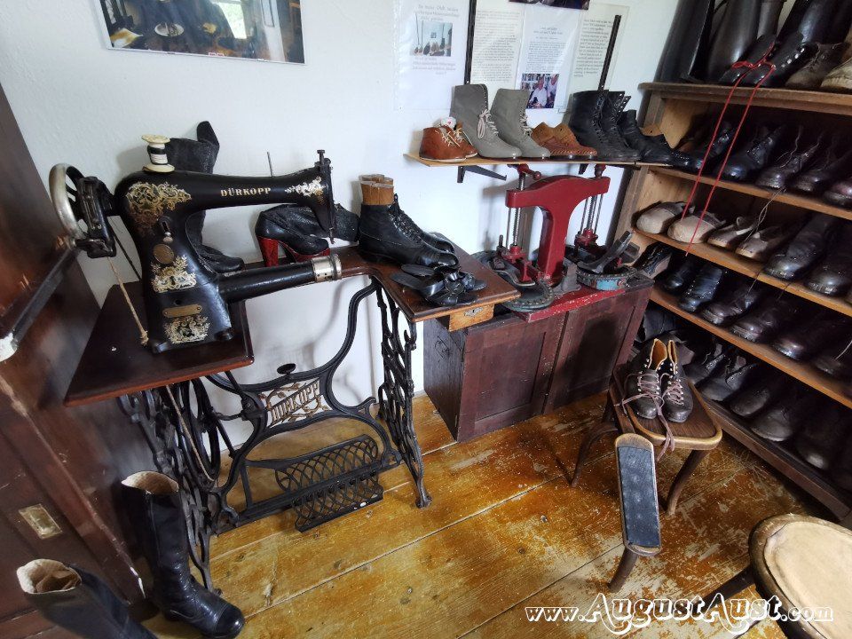 Die Schusterwerkstätte im 1. Kärntner Handwerksmuseums. Foto: August Aust Die Schusterwerkstätte im 1. Kärntner Handwerksmuseums. Foto: August Aust