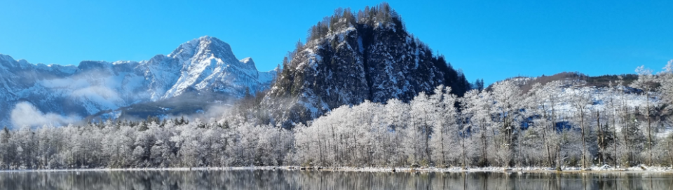 Almsee und Totes Gebirge. Foto August Aust. Almsee und Totes Gebirge. Foto August Aust.