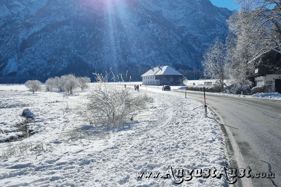 Almsee - Ausgangspunkt mehrerer Wanderwege. Foto August Aust Almsee - Ausgangspunkt mehrerer Wanderwege. Foto August Aust