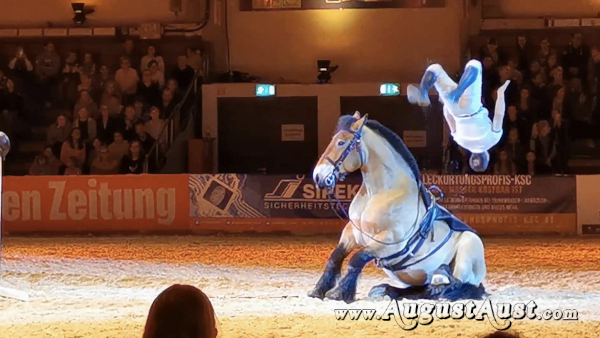 Viktor Kirka mit seinem Pferd Hermann. Foto: August Aust Viktor Kirka mit seinem Pferd Hermann. Foto: August Aust