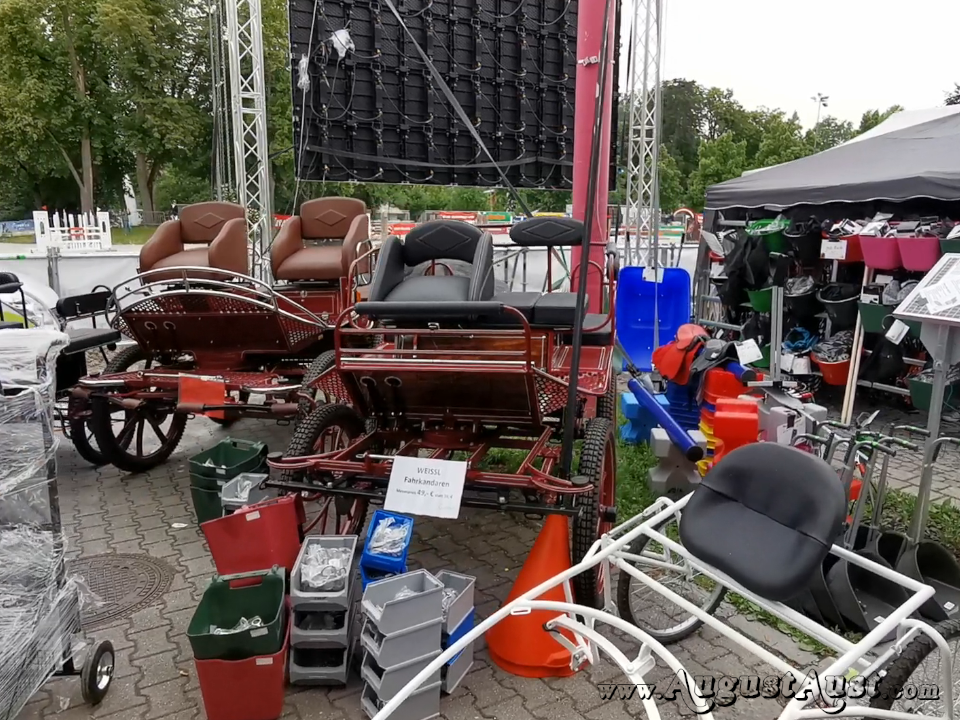Kutschen und Fahrbedarf. Foto: August Aust Kutschen und Fahrbedarf. Foto: August Aust