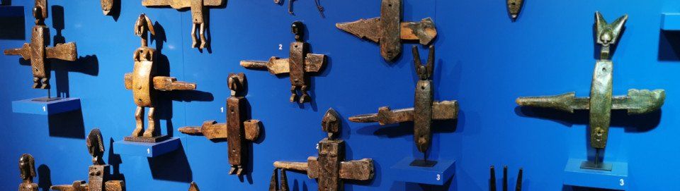 Türschlösser aus Bamana, Westafrika, Shell Collection, Graz. Foto August Aust Türschlösser aus Bamana, Westafrika, Shell Collection, Graz. Foto August Aust