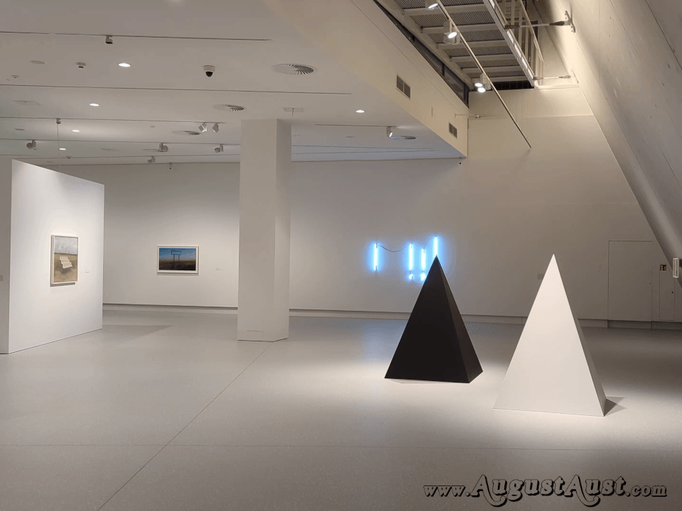 Ausstellung. Number Two. Anna Jermolaewa im Schlossmuseum Linz. Foto August Aust Ausstellung. Number Two. Anna Jermolaewa im Schlossmuseum Linz. Foto August Aust