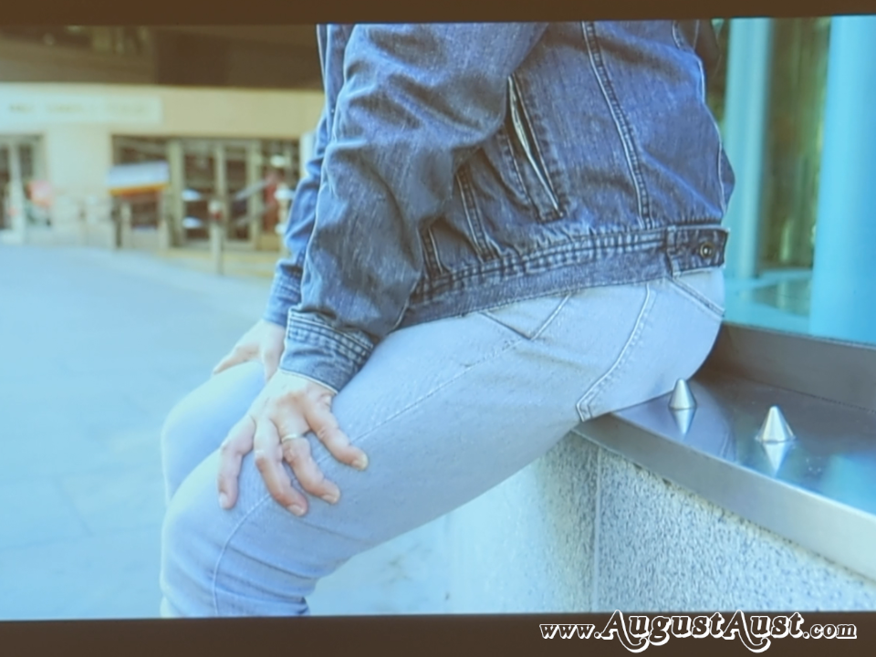 Diaserie Hostile Architectur. Foto August Aust Diaserie Hostile Architectur. Foto August Aust