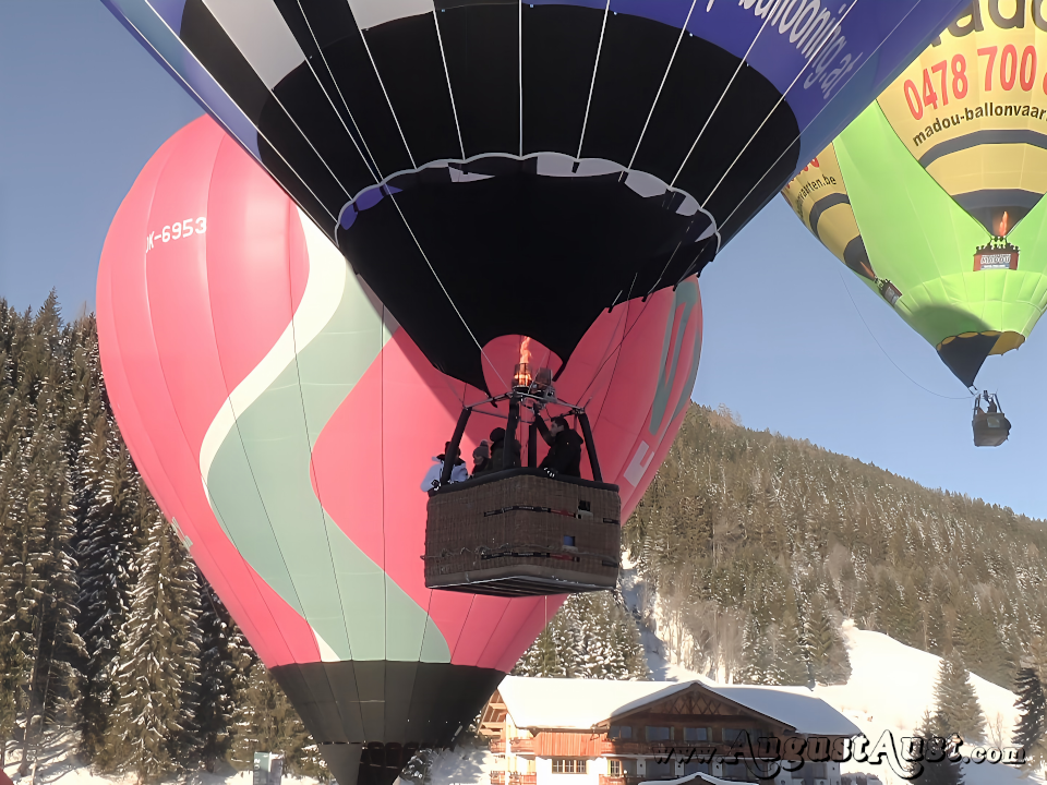 Heißluftballone Start. Foto: August Aust Heißluftballone Start. Foto: August Aust