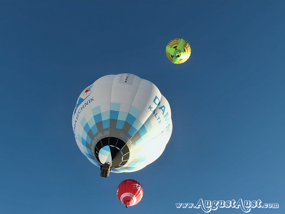 Heißluftballone Start. Foto: August Aust Heißluftballone Start. Foto: August Aust