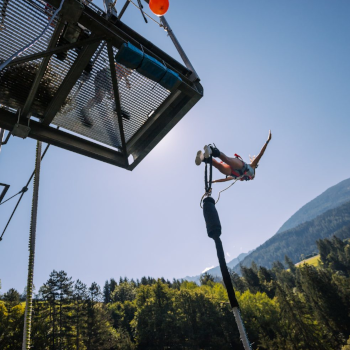 Bungee Jumping von der Benni-Raich-Brücke Bungee Jumping von der Benni-Raich-Brücke