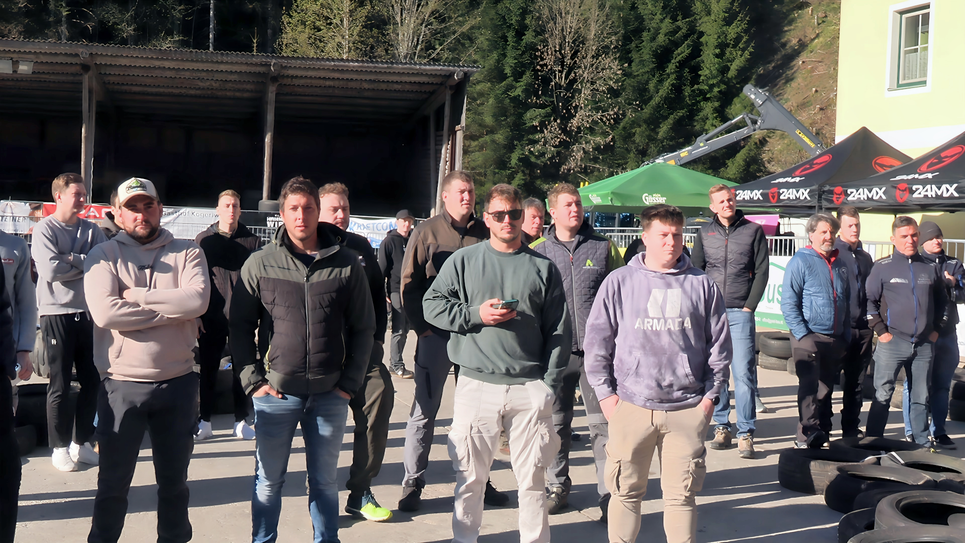 Go-Kart-Event Fahrerbriefing. Foto: @ August Aust Go-Kart-Event Fahrerbriefing. Foto: @ August Aust