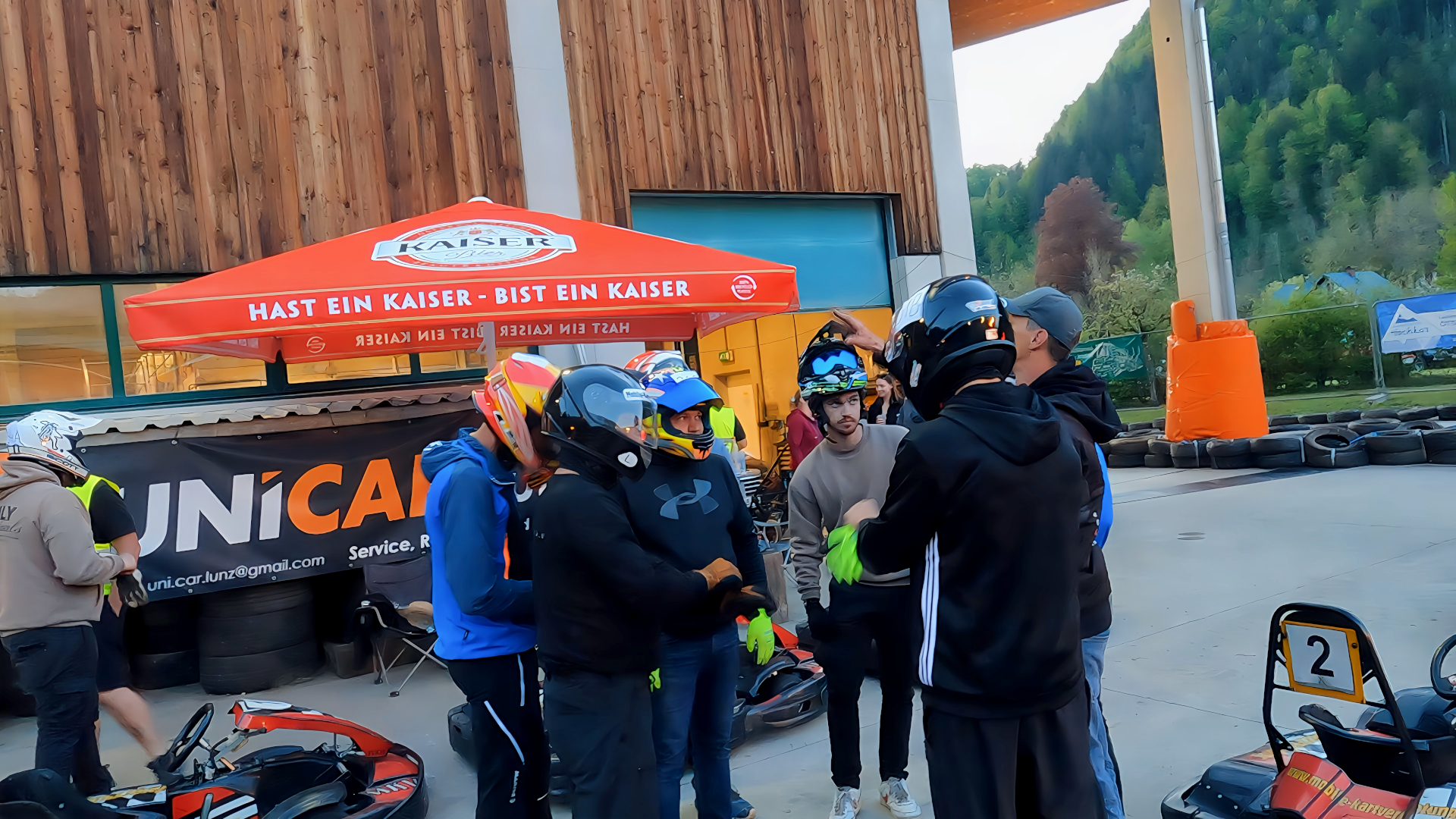 Go-Kart-Event Fahrerbriefing. Foto: @ August Aust Go-Kart-Event Fahrerbriefing. Foto: @ August Aust
