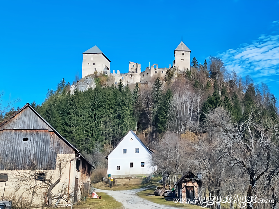 Burgruine Gallenstein in der Steiermark. Foto: August Aust Burgruine Gallenstein in der Steiermark. Foto: August Aust