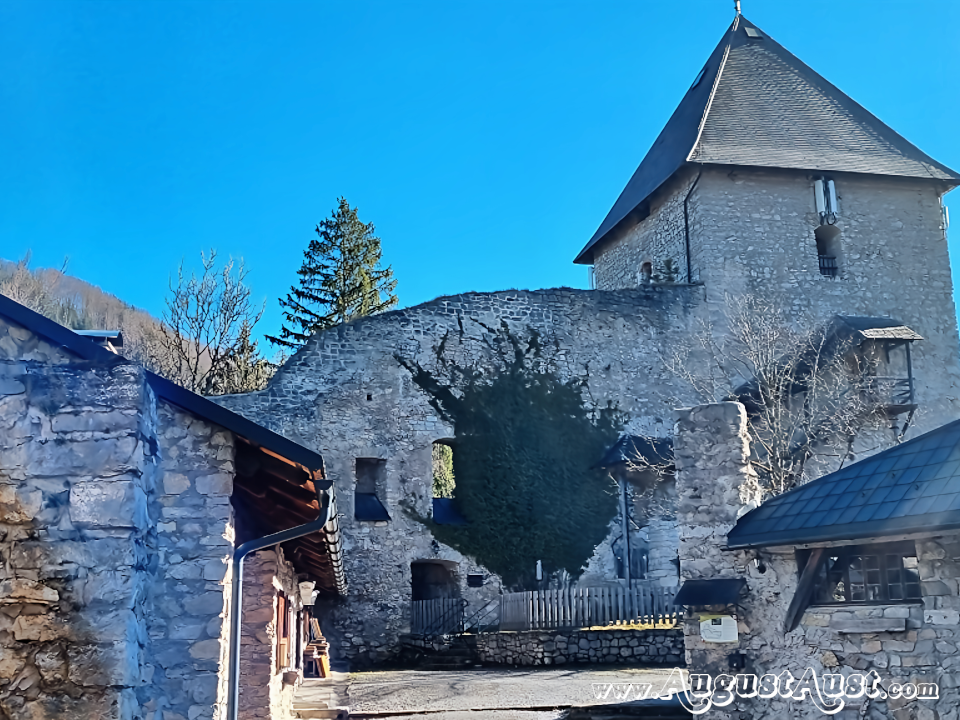 Burgruine Gallenstein in der Steiermark. Foto: August Aust Burgruine Gallenstein in der Steiermark. Foto: August Aust
