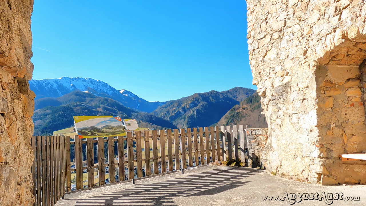 Burgruine Gallenstein in der Steiermark. Foto: August Aust Burgruine Gallenstein in der Steiermark. Foto: August Aust