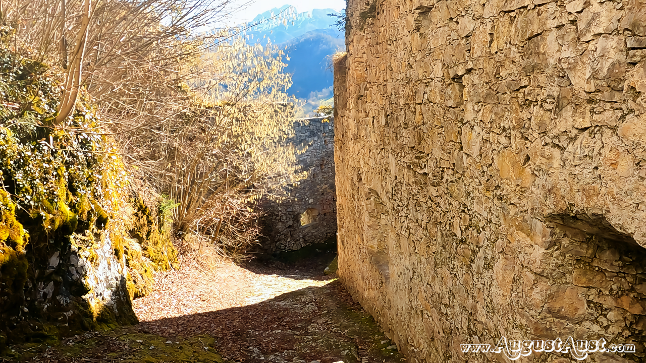 Burgruine Gallenstein in der Steiermark. Foto: August Aust Burgruine Gallenstein in der Steiermark. Foto: August Aust