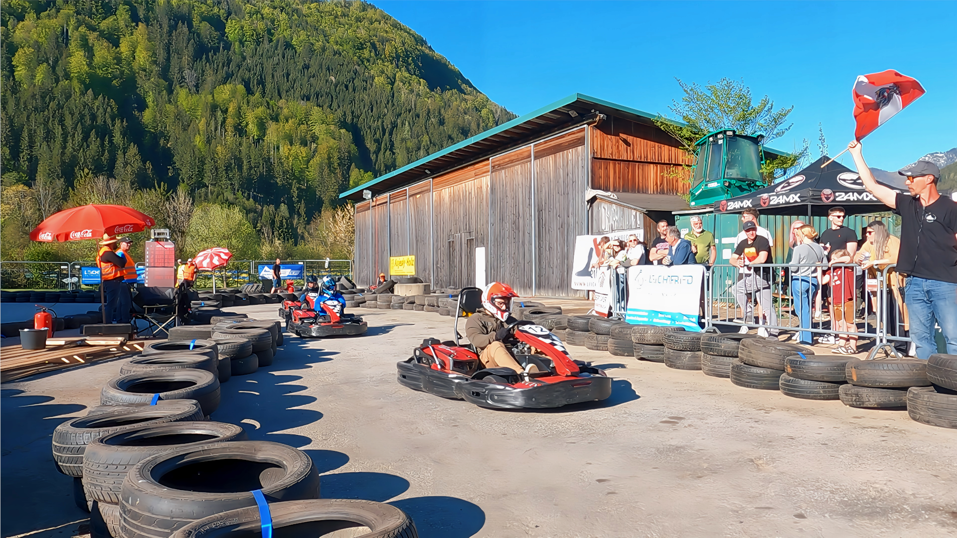 Kartfahrer während des Rennens. Foto: August Aust Kartfahrer während des Rennens. Foto: August Aust