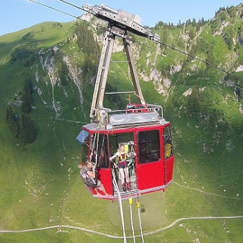 Bungee Jumping am Stockhorn Bungee Jumping am Stockhorn