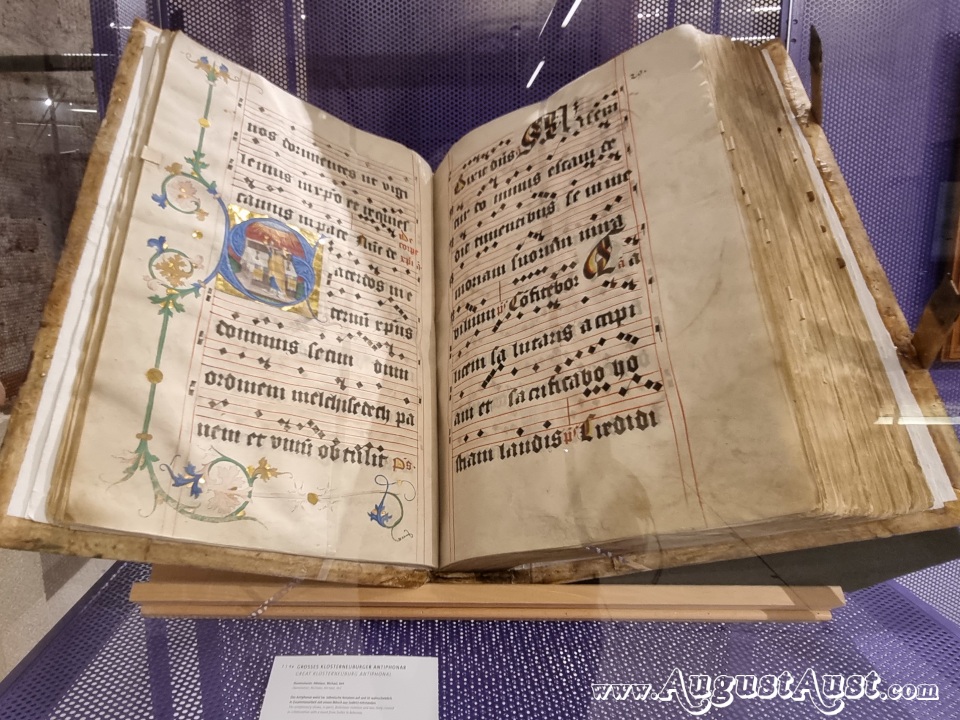 Grosses Klosterneuburger Antifonar. Foto August Aust Grosses Klosterneuburger Antifonar. Foto August Aust