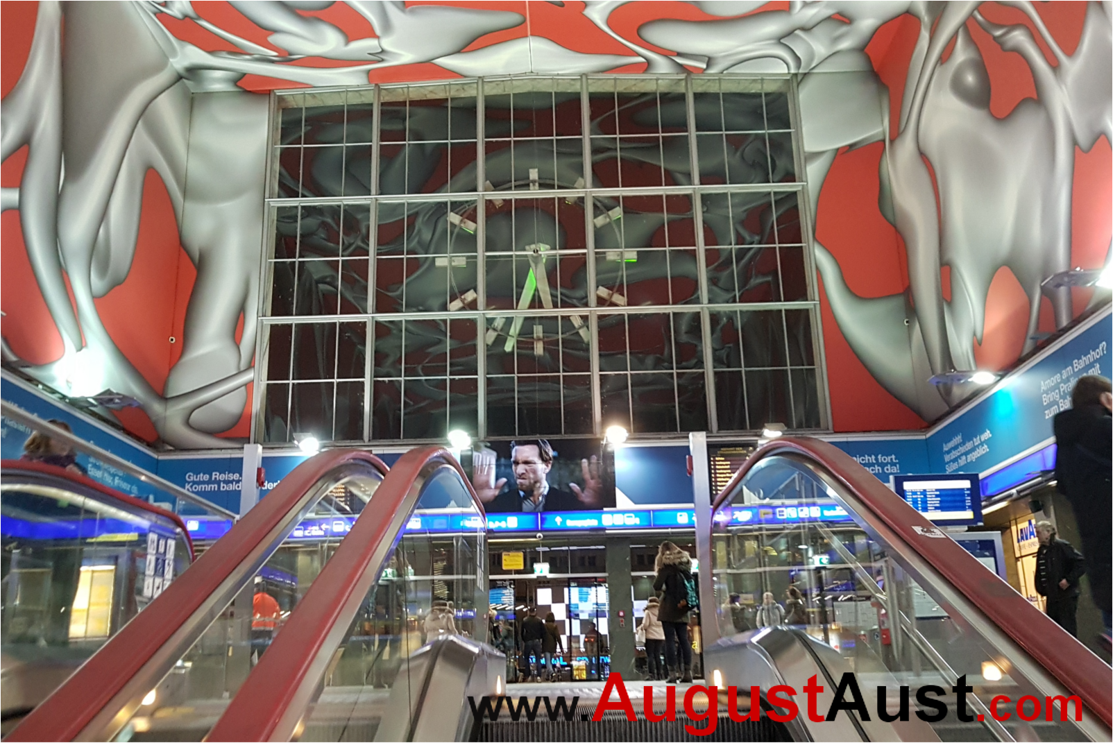 Graz Hauptbahnhof Eingangshalle