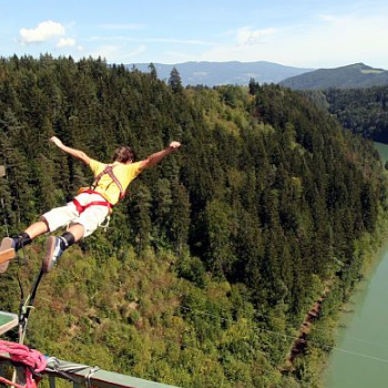 Bungee Jumping von der Jauntal Brücke Bungee Jumping von der Jauntal Brücke