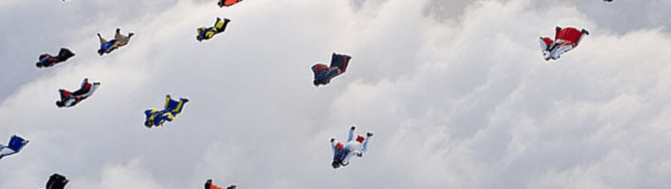 Wingsuit Flying in Gruppe Wingsuit Flying in Gruppe