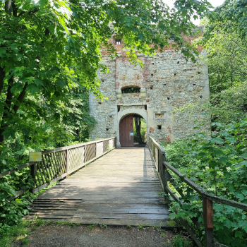 Burgruine Landsee. Foto: August Aust Burgruine Landsee. Foto: August Aust