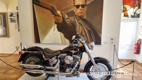 Original Motorrad aus dem Film Terminator. Foto: August Aust Original Motorrad aus dem Film Terminator. Foto: August Aust