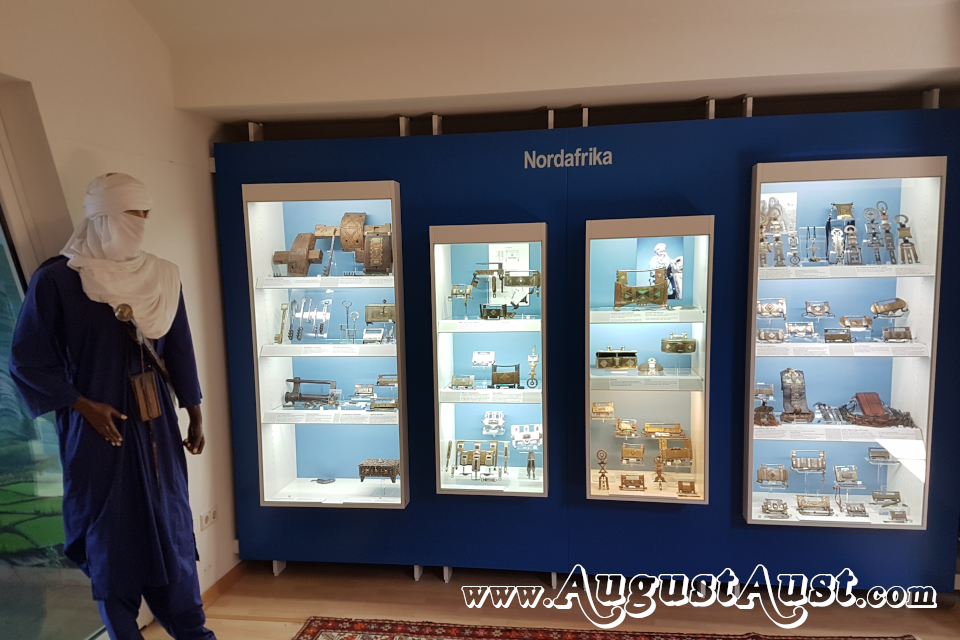 Schlösser aus Nordafrika. Shell Collection Graz. Foto August Aust Schlösser aus Nordafrika. Shell Collection Graz. Foto August Aust