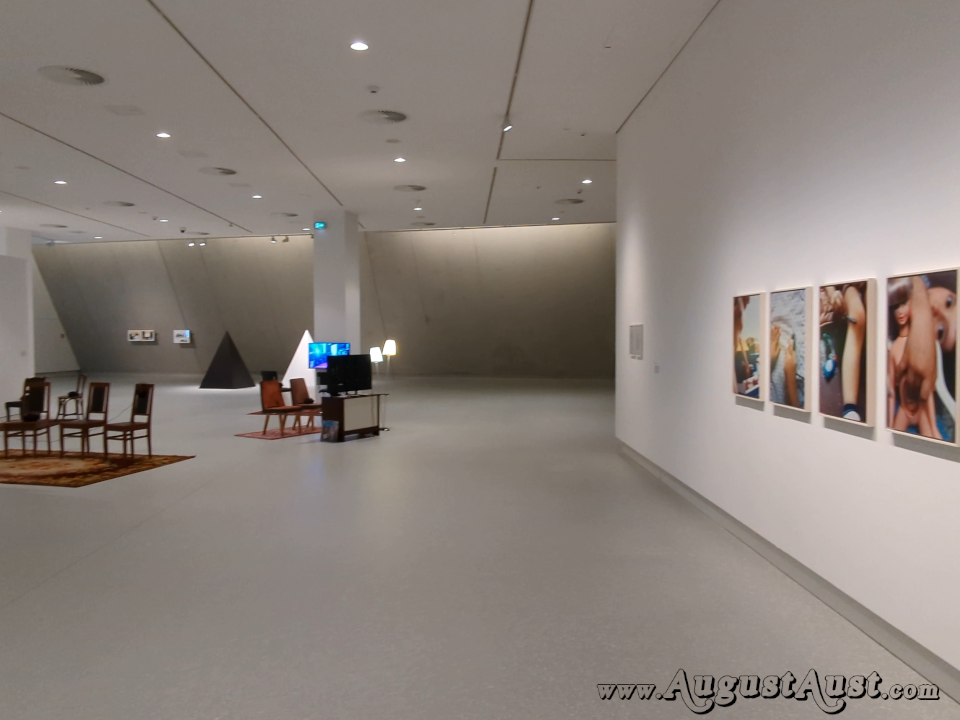 Ausstellung Number Two. Anna Jermolaewa. Foto: August Aust Ausstellung Number Two. Anna Jermolaewa. Foto: August Aust