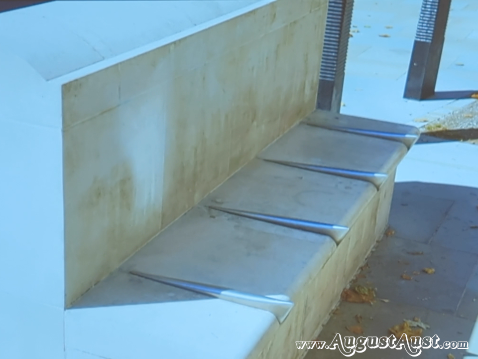Hostile Architecture. Foto: August Aust Hostile Architecture. Foto: August Aust