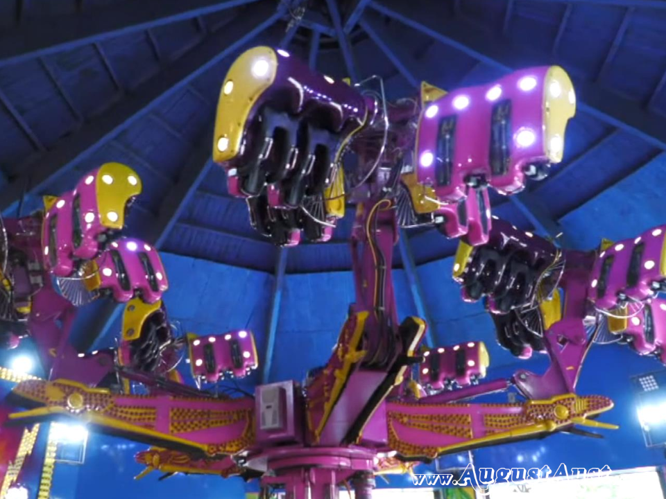 Wien Prater. Extasy. Foto: August Aust Wien Prater. Extasy. Foto: August Aust