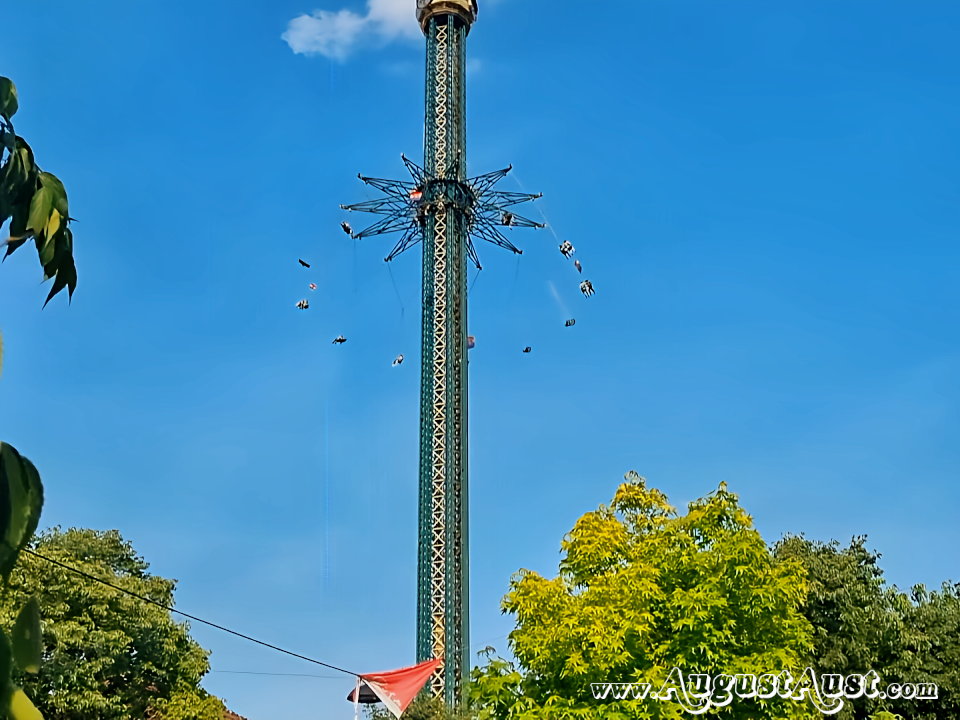 Wien Prater Turm. Foto: August Aust Wien Prater Turm. Foto: August Aust