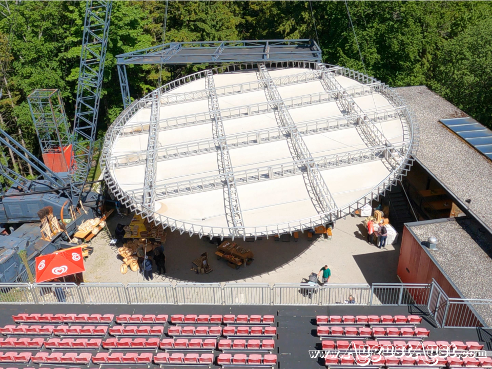 Burgarena Reinsberg. Foto: August Aust.  Burgarena Reinsberg. Foto: August Aust.