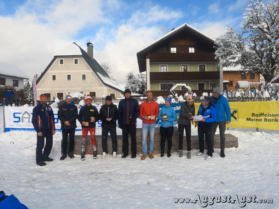 Theresa Roseneder, Laurentia Blamauer, Gerhard Eckmaier, Jürgen Rafetzeder, Johann Siegele und Karl Streit. Foto: August Aust Theresa Roseneder, Laurentia Blamauer, Gerhard Eckmaier, Jürgen Rafetzeder, Johann Siegele und Karl Streit. Foto: August Aust