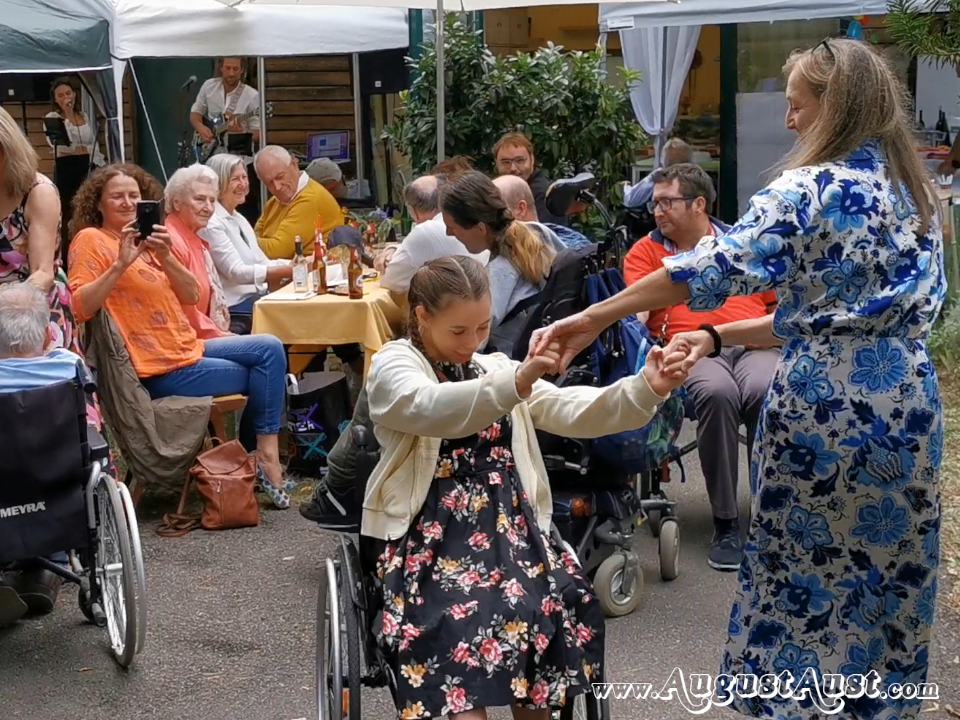 Sommerfest 2022, WG Algersdorfer Straße. Foto: August Aust Sommerfest 2022, WG Algersdorfer Straße. Foto: August Aust