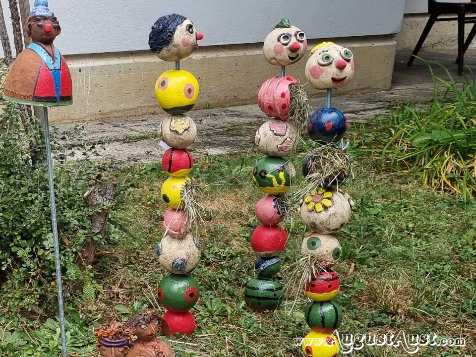 Kreativen Werkstücke in Handarbeit hergestellt. Wohngemeinschaft Algersdorfer Straße. Foto August Aust Kreativen Werkstücke in Handarbeit hergestellt. Wohngemeinschaft Algersdorfer Straße. Foto August Aust