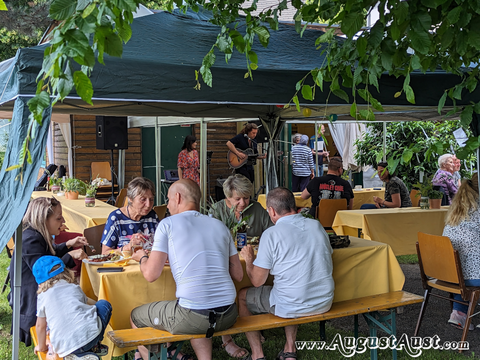 Sommerfest 2023 WG Algersdorfer Straße. Foto: August Aust Sommerfest 2023 WG Algersdorfer Straße. Foto: August Aust